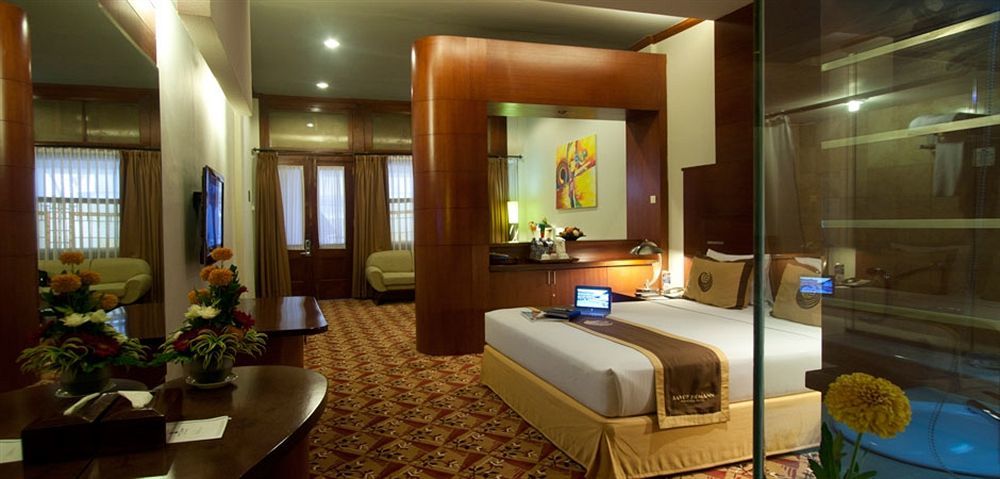 Hotel Savoy Homann 4*